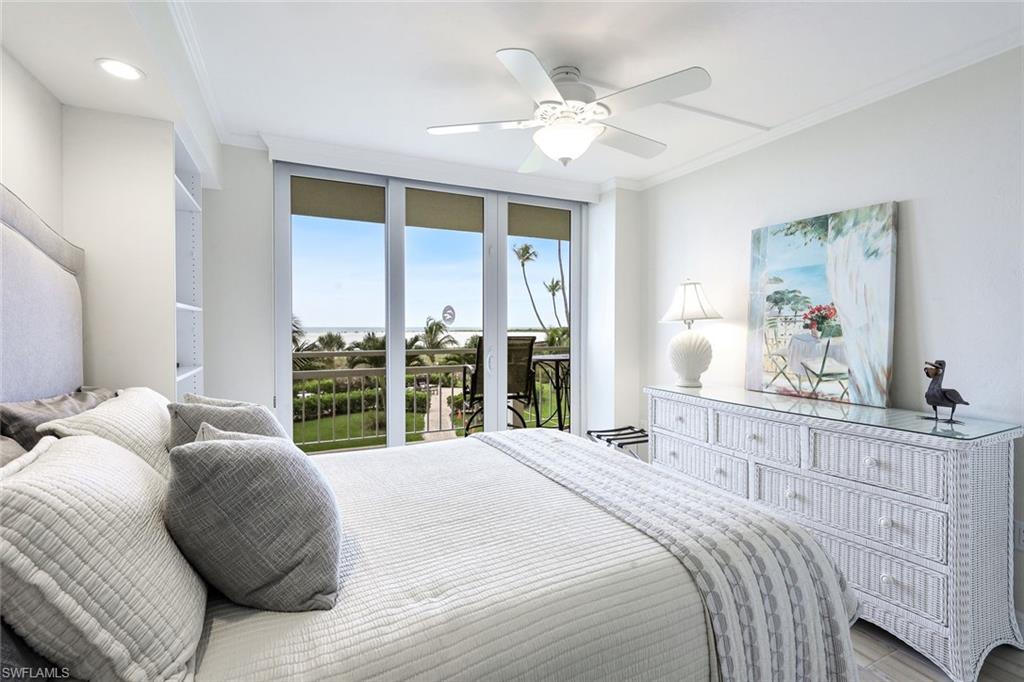 180 Seaview CT 215