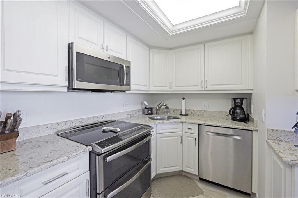 180 Seaview CT 215