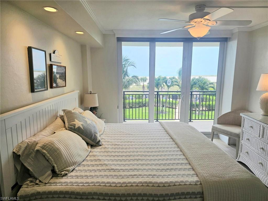 180 Seaview CT 215