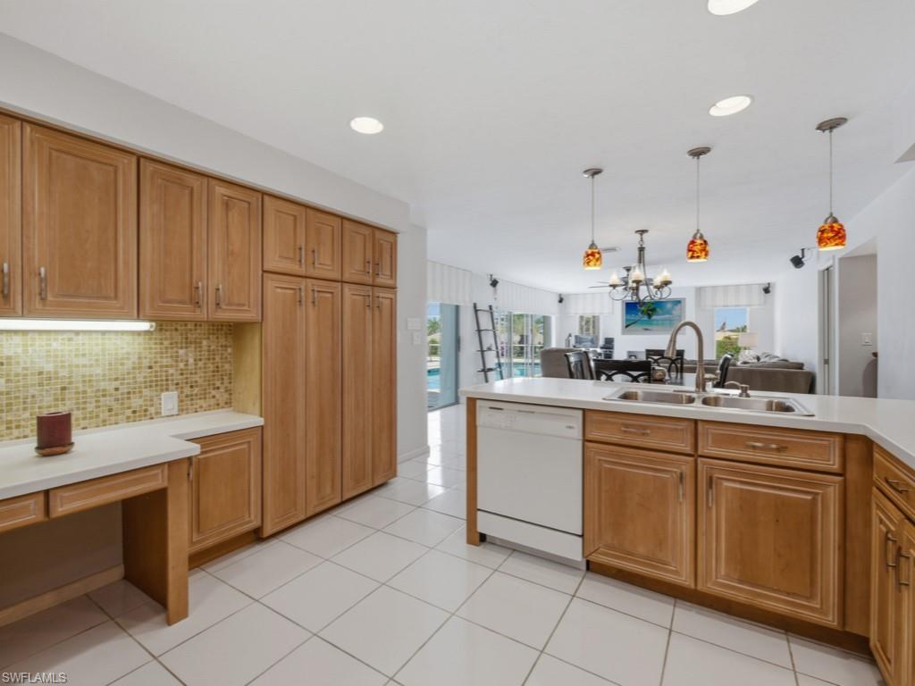 1616 Ludlow RD