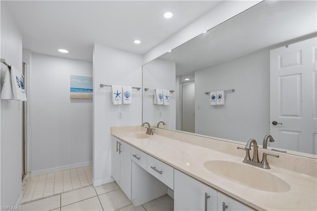 919 Huron CT 301