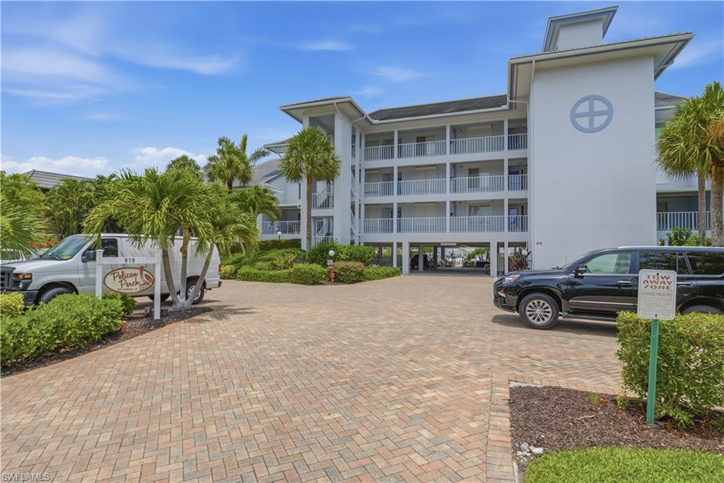 919 Huron CT 301