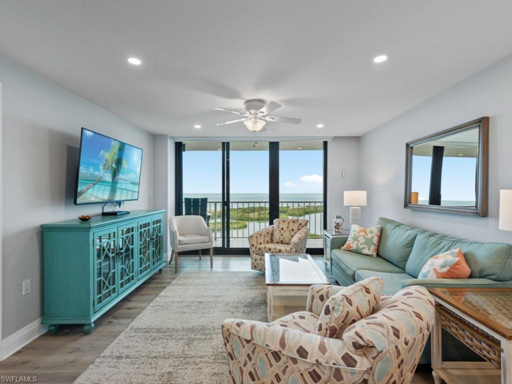 440 Seaview CT 1502