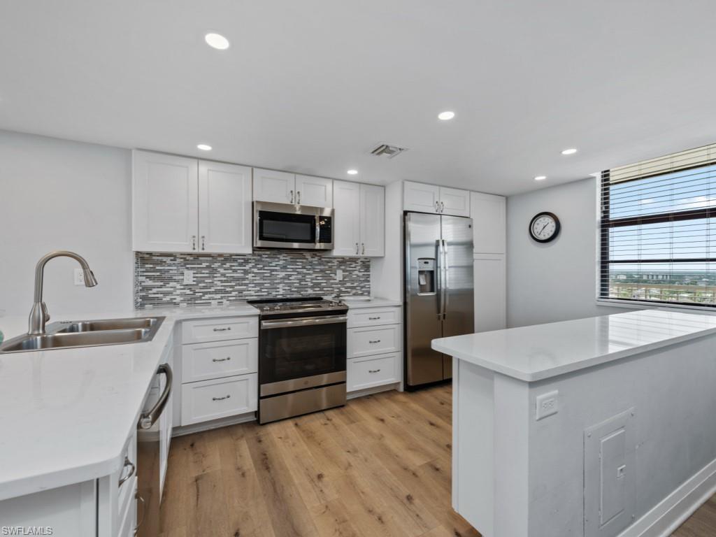 440 Seaview CT 1502