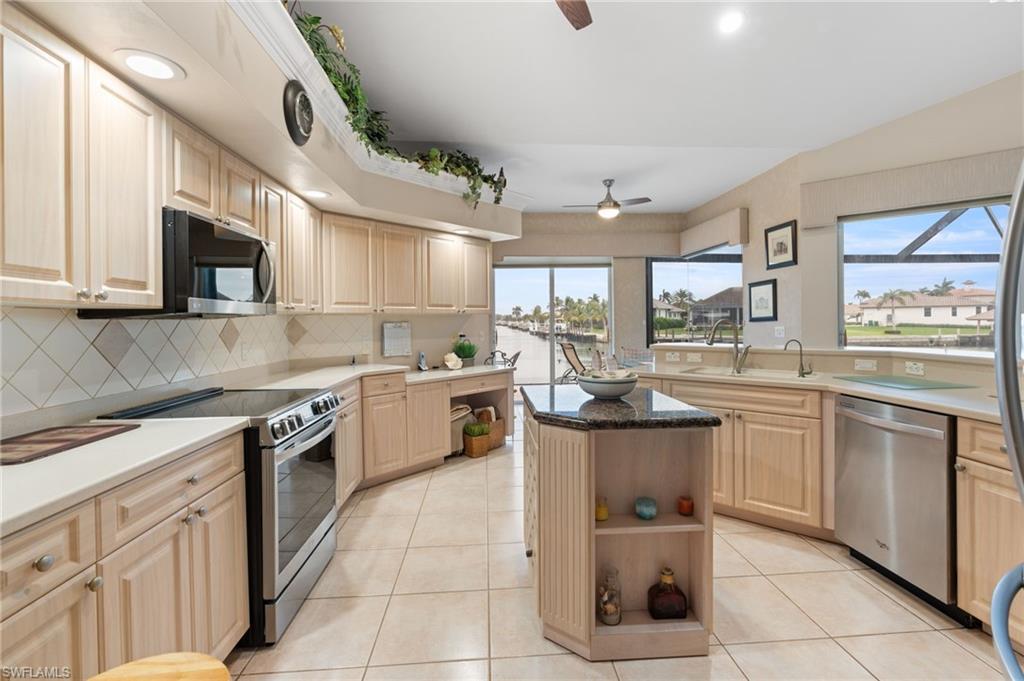 21 Hickory CT