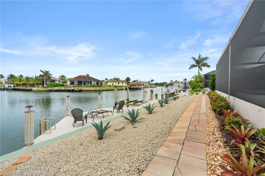 21 Hickory CT