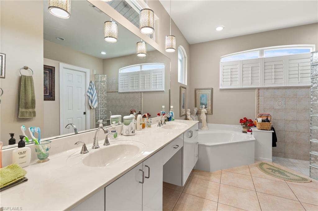 21 Hickory CT