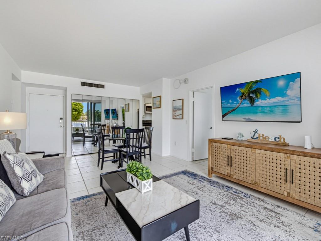 140 Seaview CT 204S