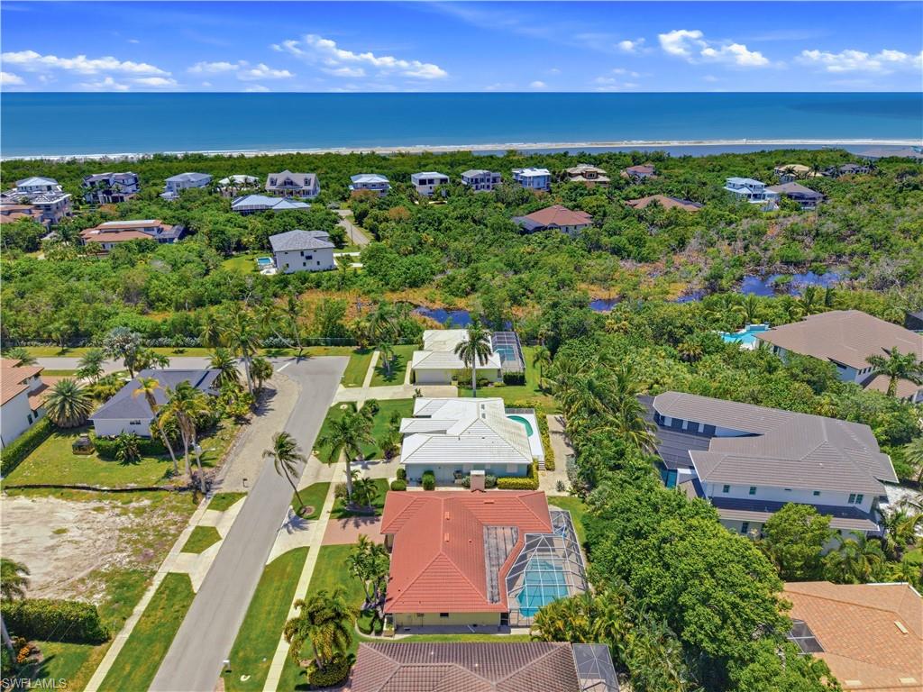 306 Colonial AVE