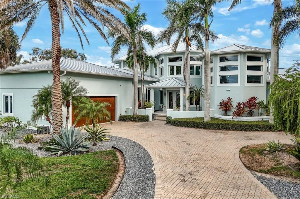 831 Caxambas DR