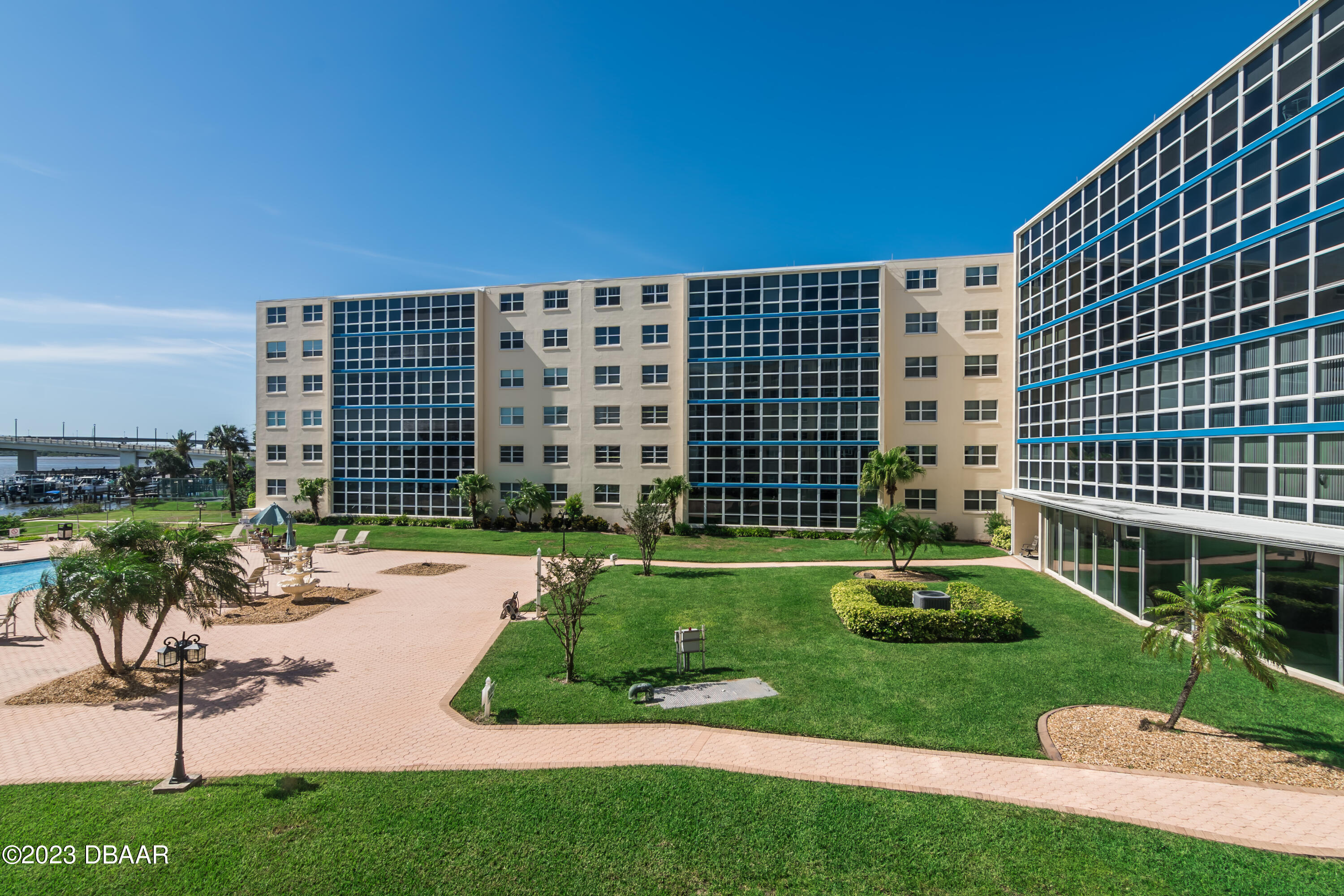 1224 S Peninsula Drive, 208