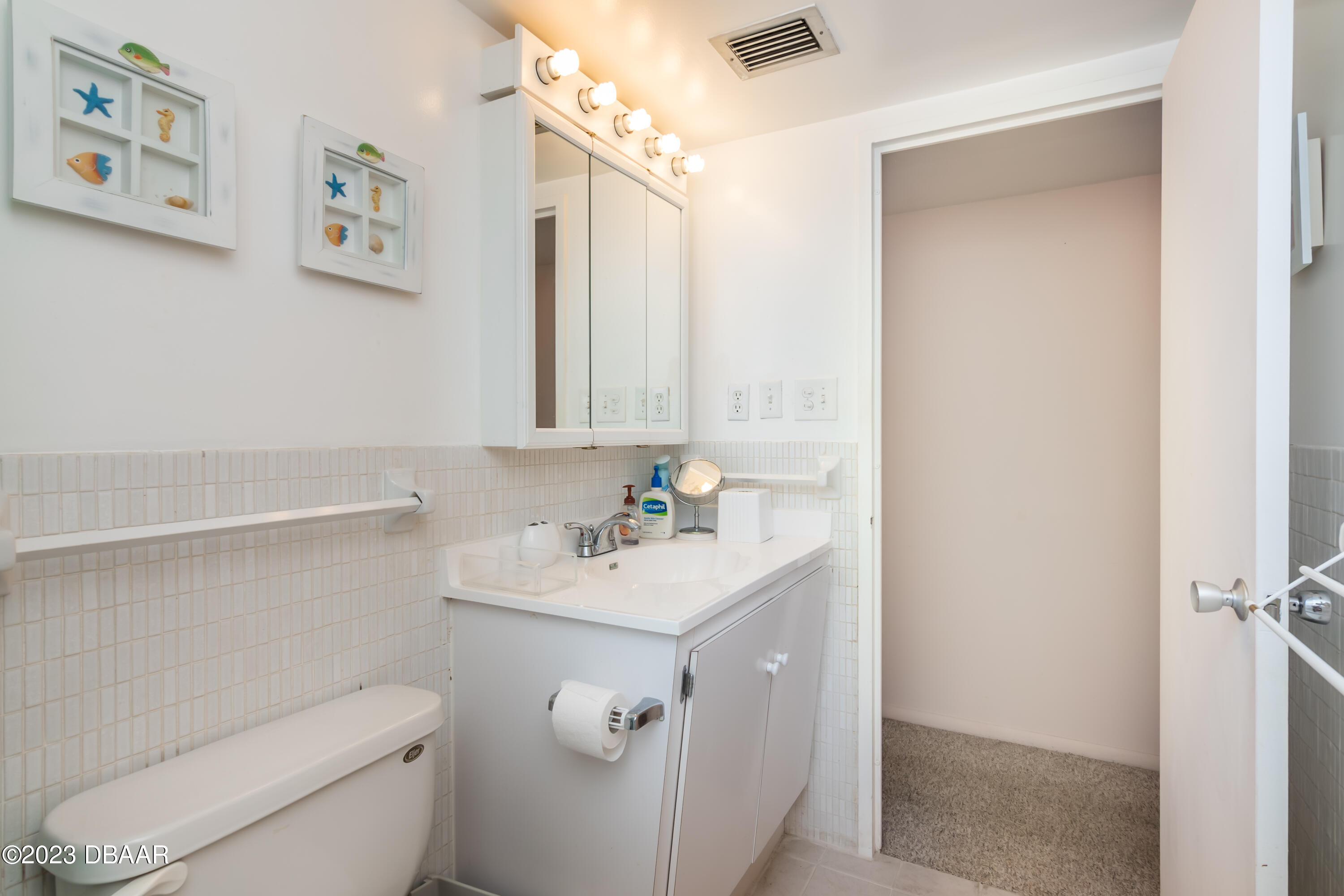 1224 S Peninsula Drive, 208