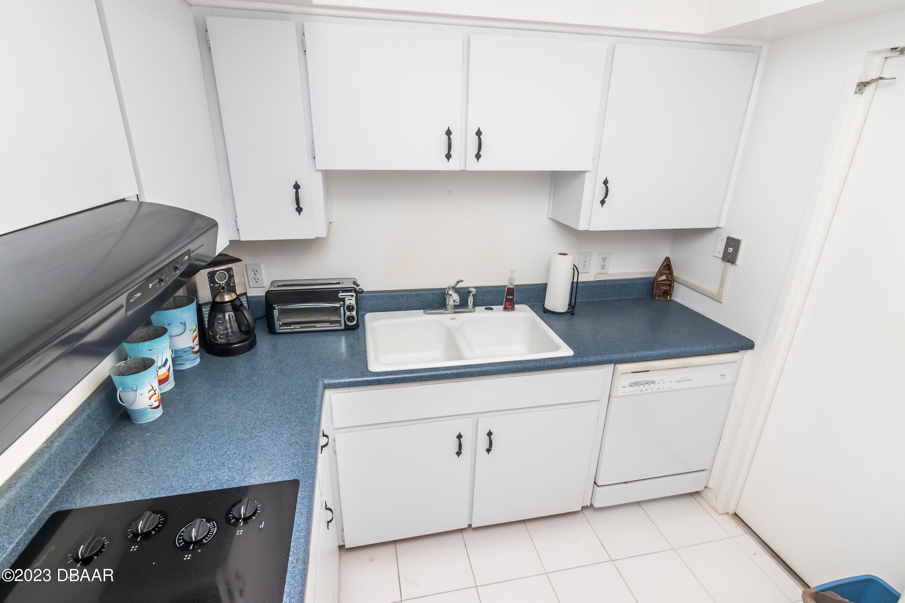 1224 S Peninsula Drive, 208