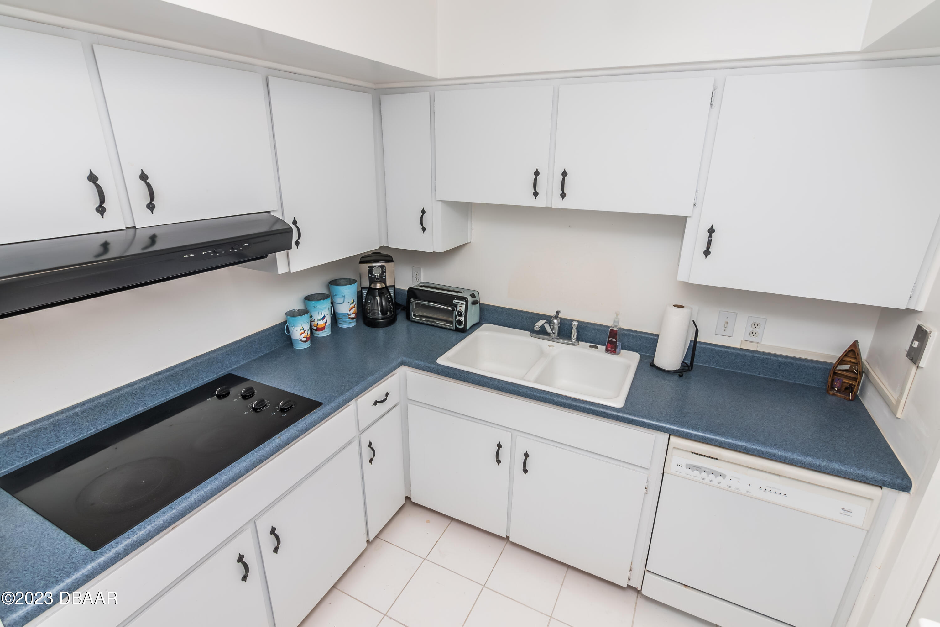 1224 S Peninsula Drive, 208