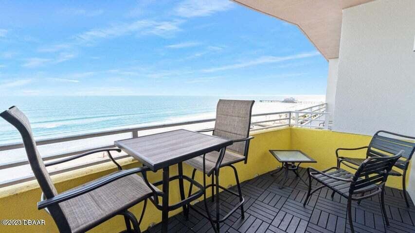 300 N Atlantic Avenue, 906