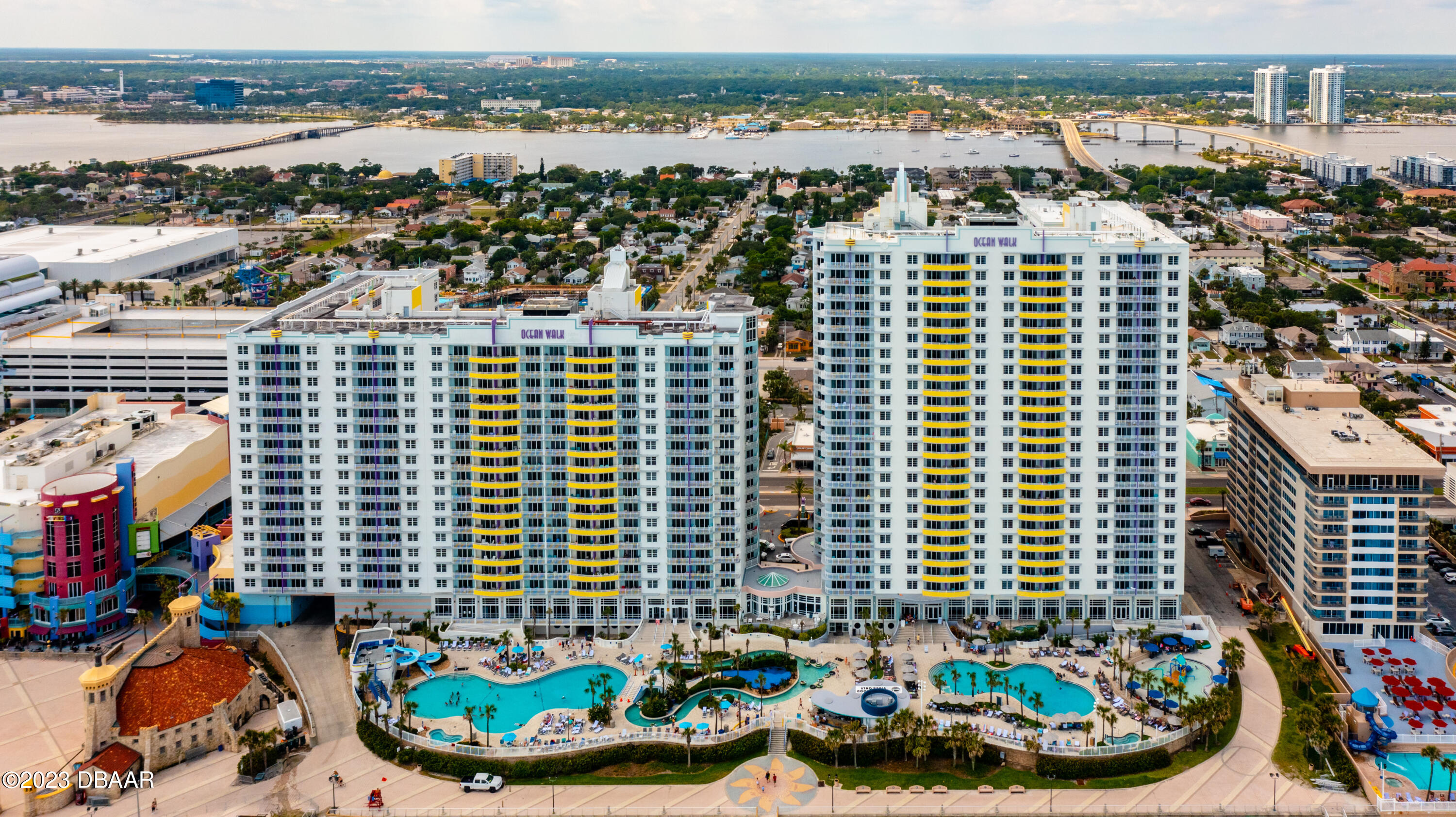 300 N Atlantic Avenue, 906