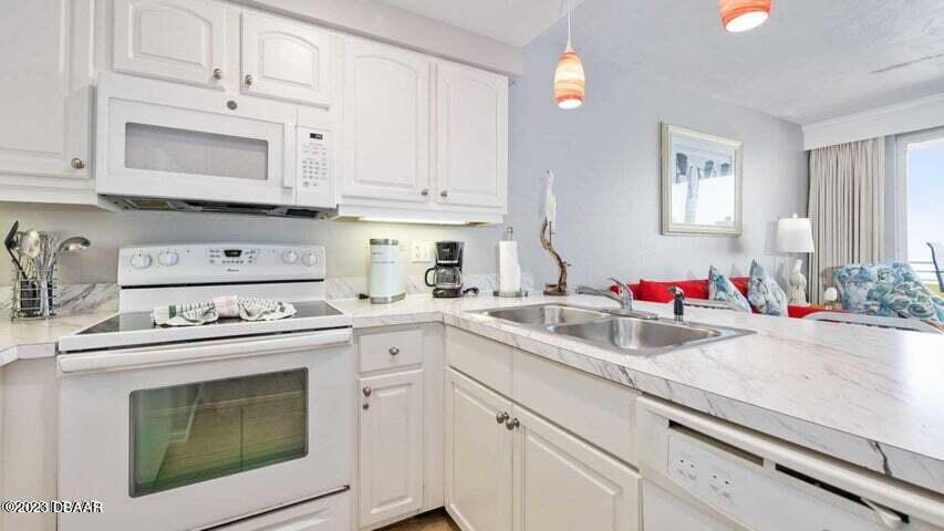 300 N Atlantic Avenue, 906