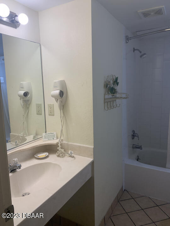 1909 S Atlantic Avenue, 202