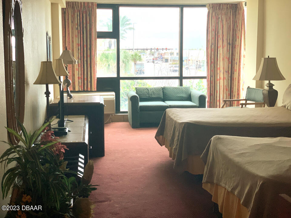 1909 S Atlantic Avenue, 202