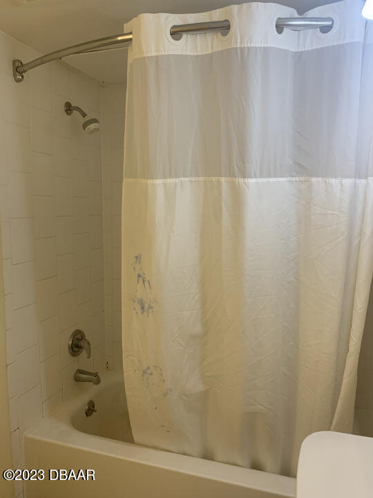 1909 S Atlantic Avenue, 202