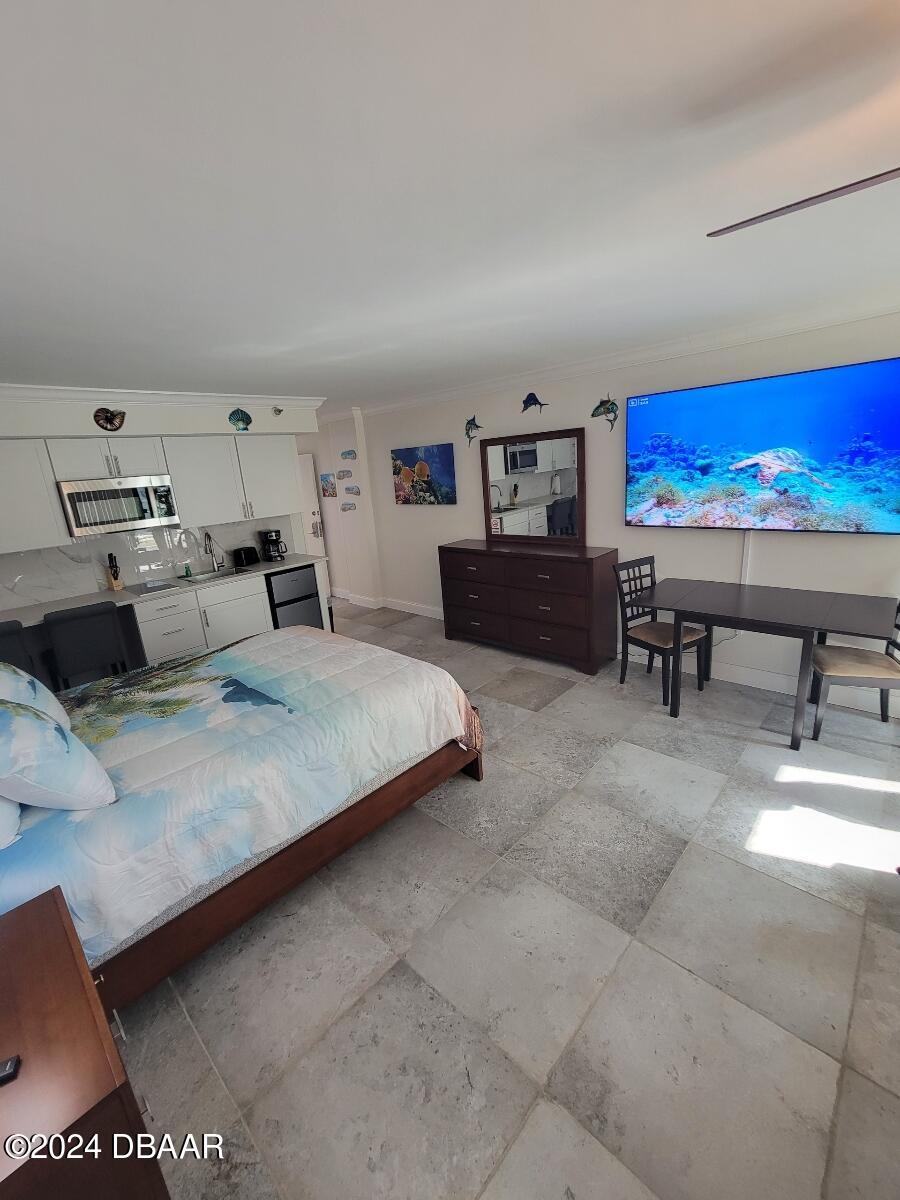 1909 S Atlantic Avenue, 203,204