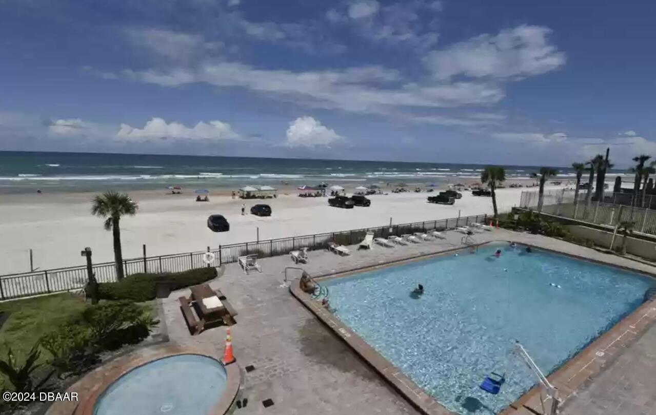 1909 S Atlantic Avenue, 203,204