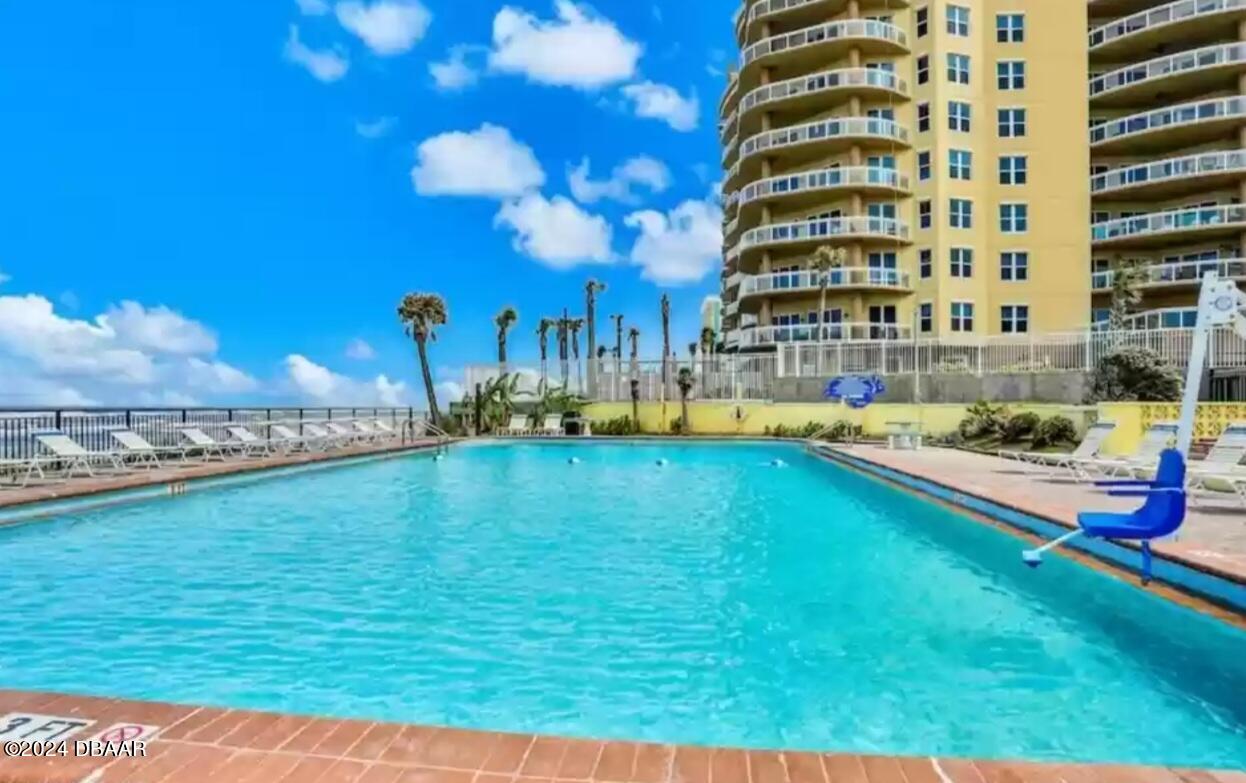 1909 S Atlantic Avenue, 203,204