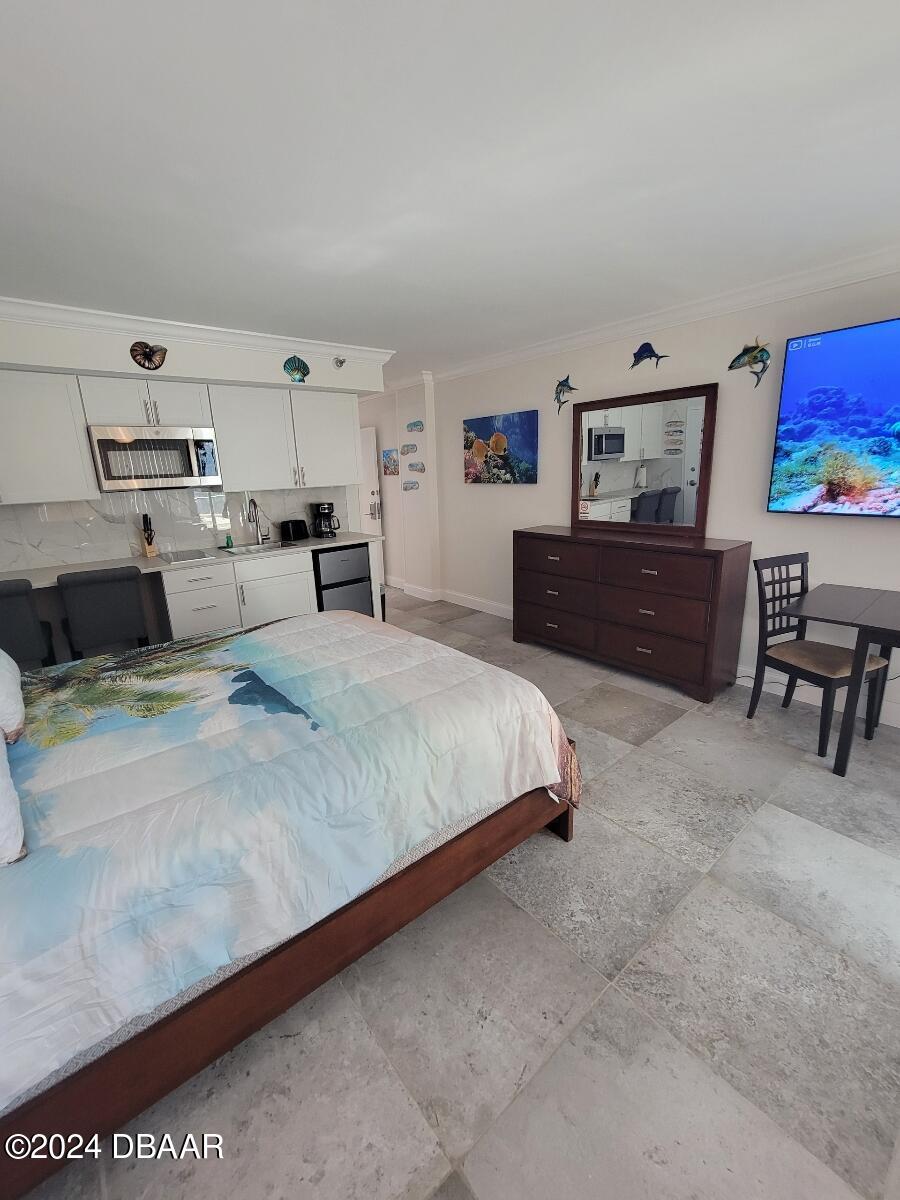 1909 S Atlantic Avenue, 203,204