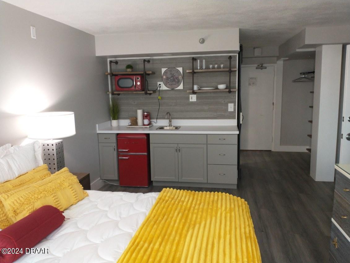 1909 S Atlantic Avenue, 607 & 608