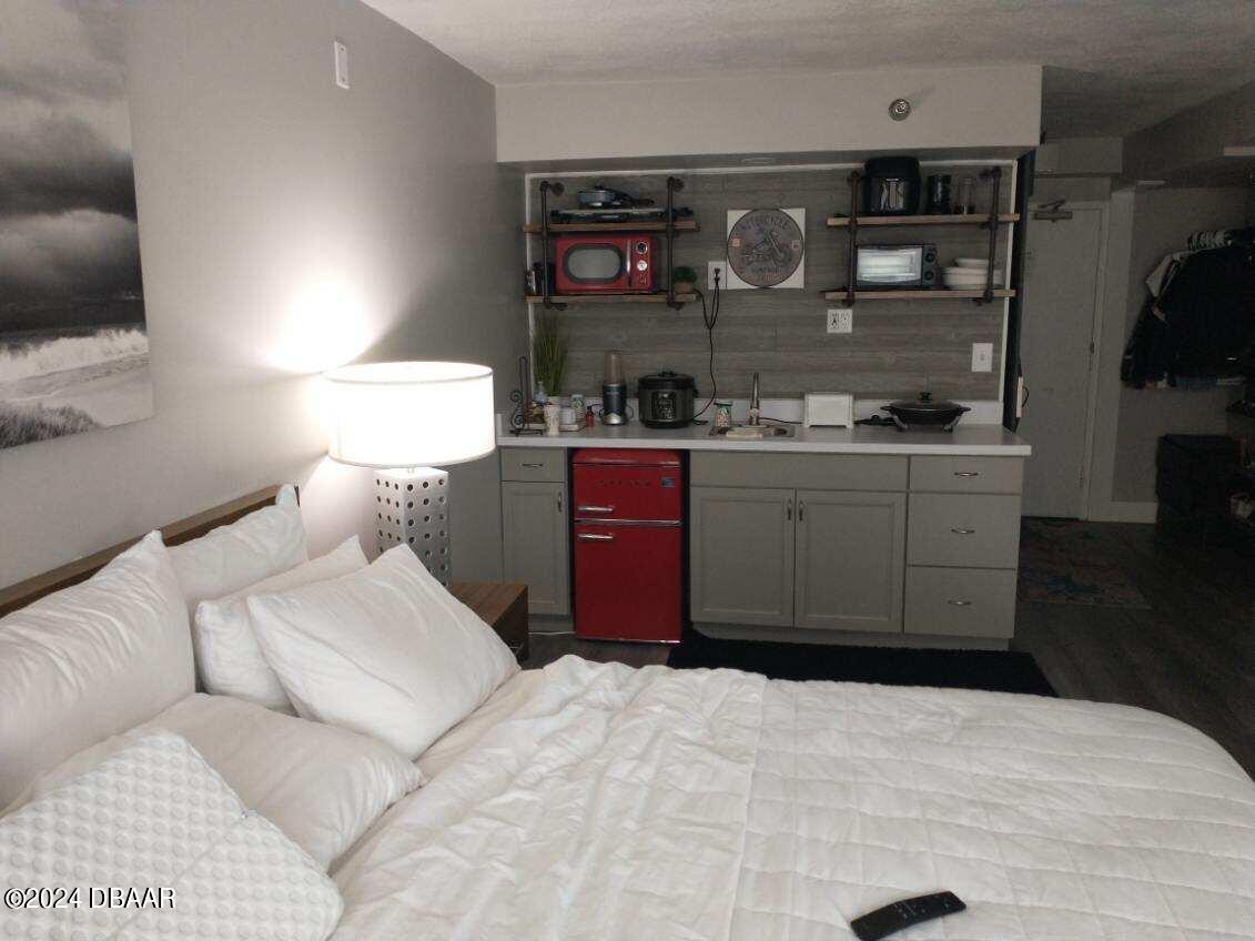 1909 S Atlantic Avenue, 607 & 608