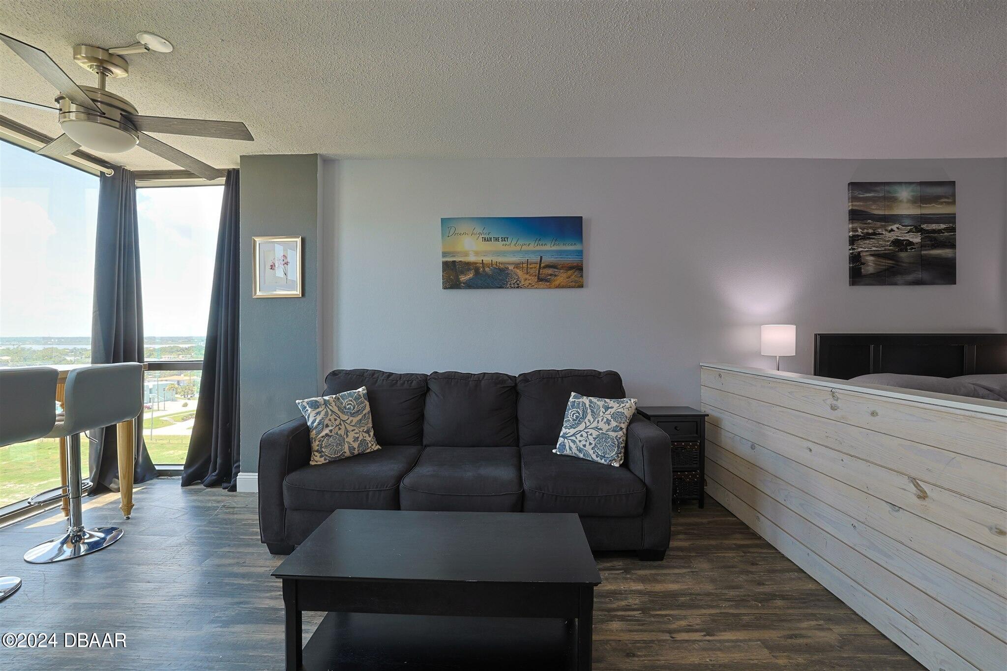 1909 S Atlantic Avenue, 902