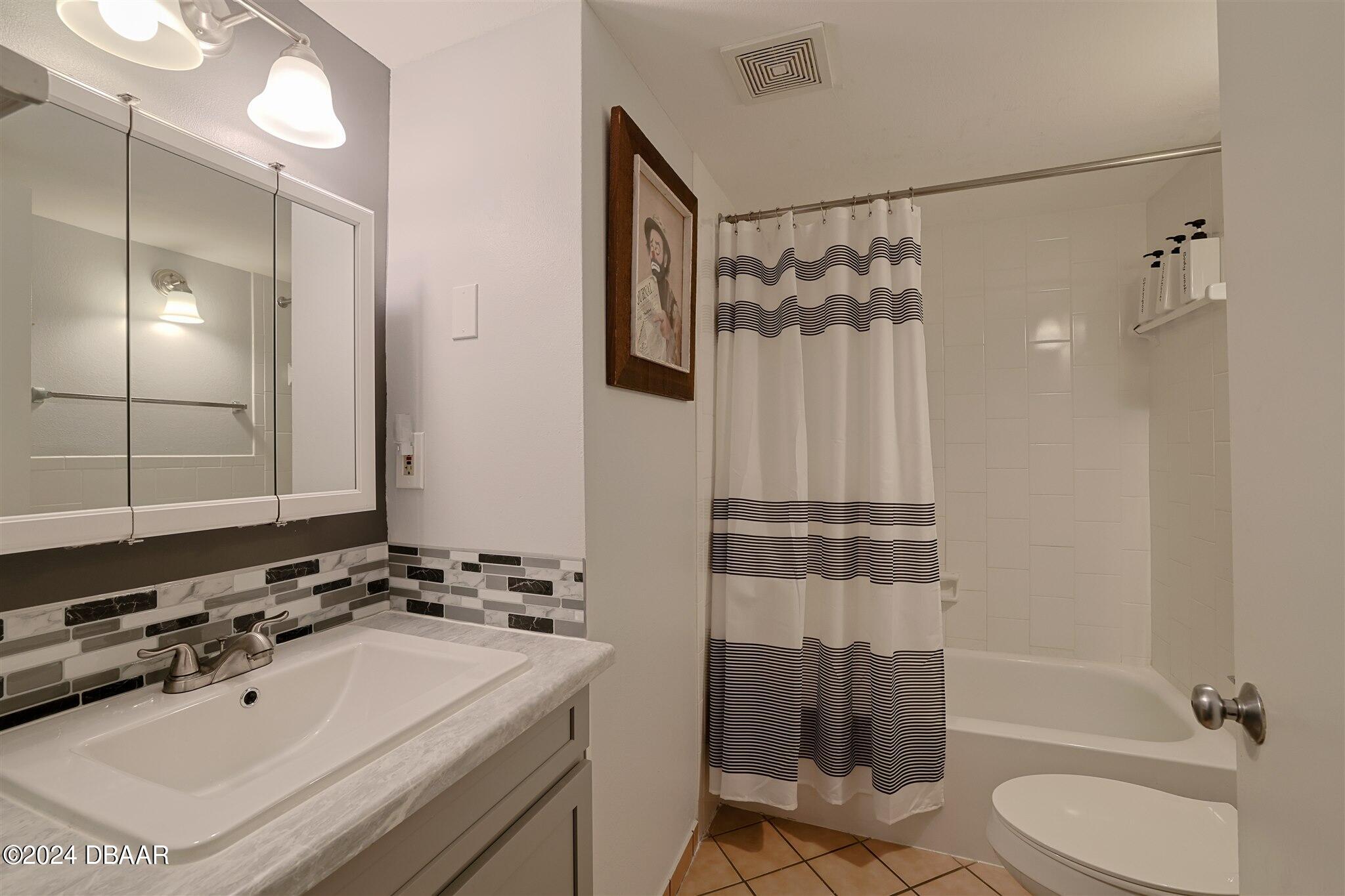 1909 S Atlantic Avenue, 902