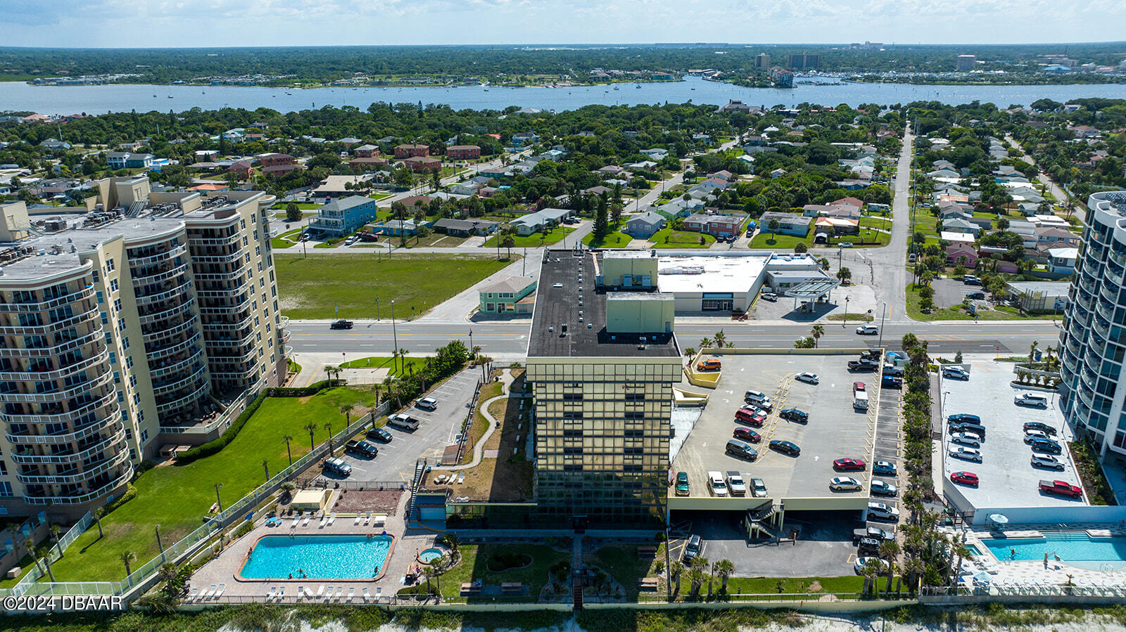 1909 S Atlantic Avenue, 902