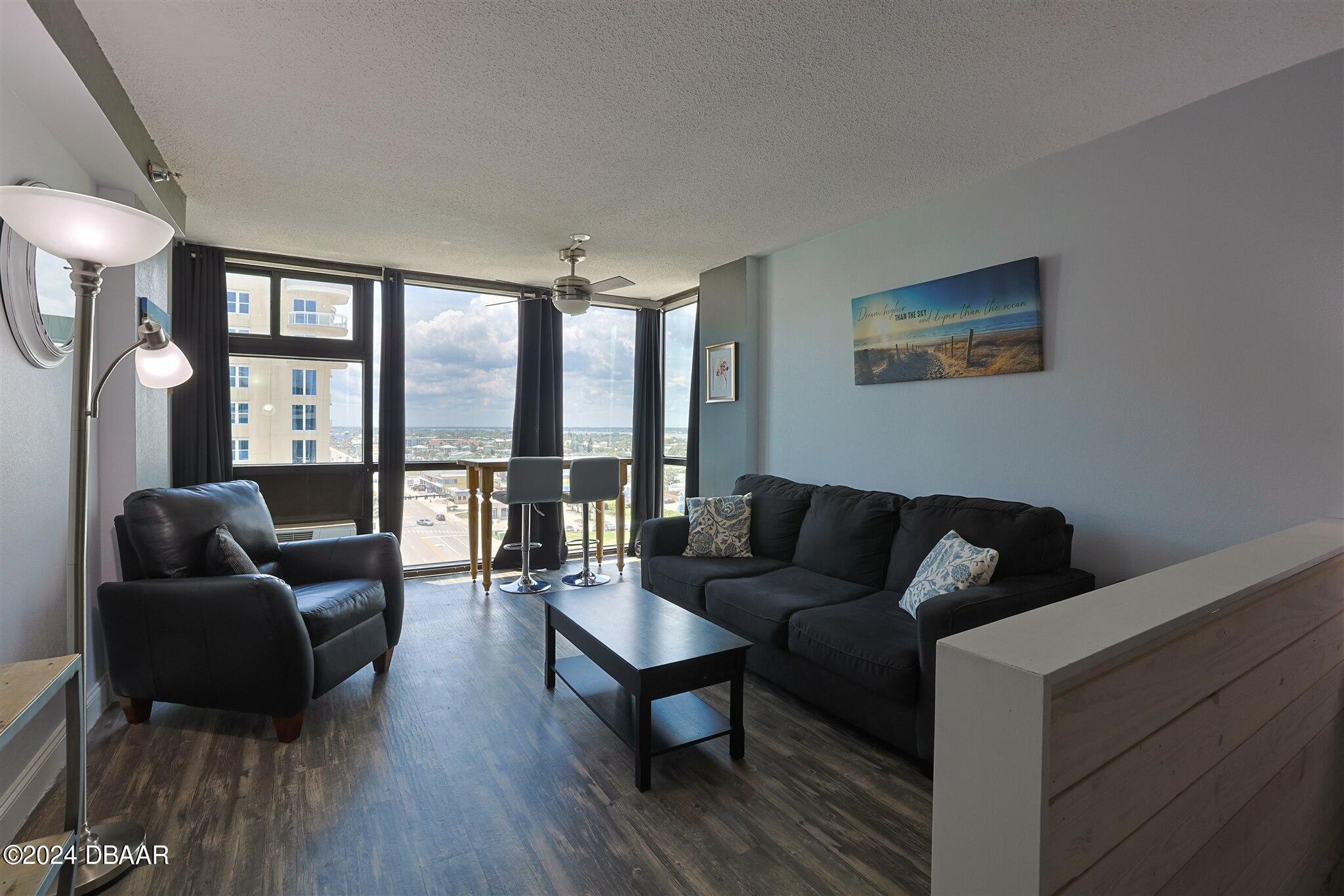 1909 S Atlantic Avenue, 902