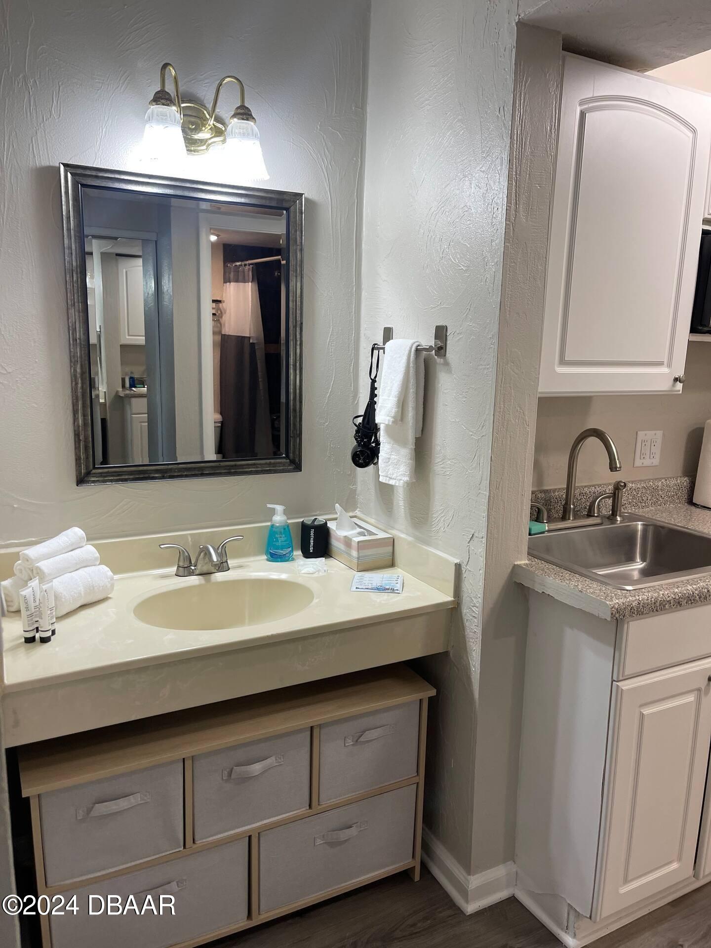 313 S Atlantic Avenue, 425