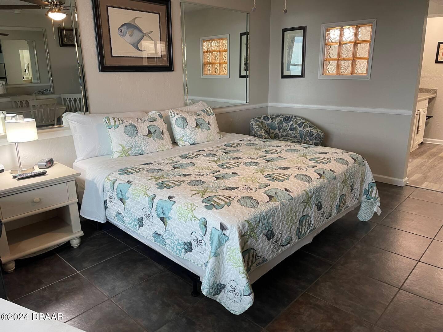 313 S Atlantic Avenue, 425