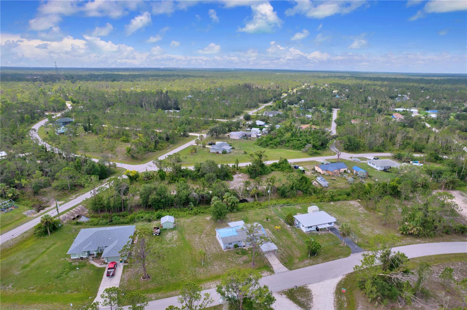 27503 N TWIN LAKES DR