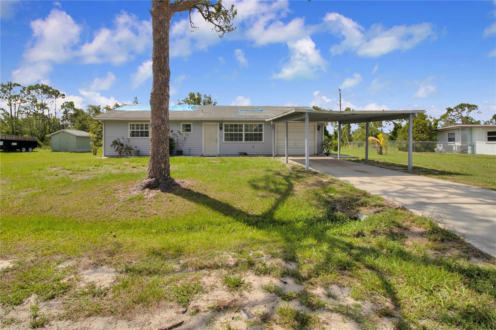 27503 N TWIN LAKES DR