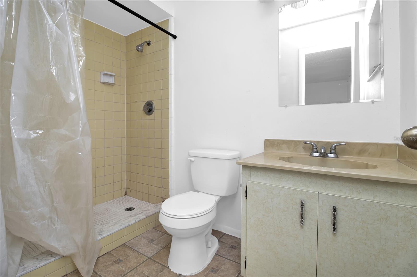 27503 N TWIN LAKES DR