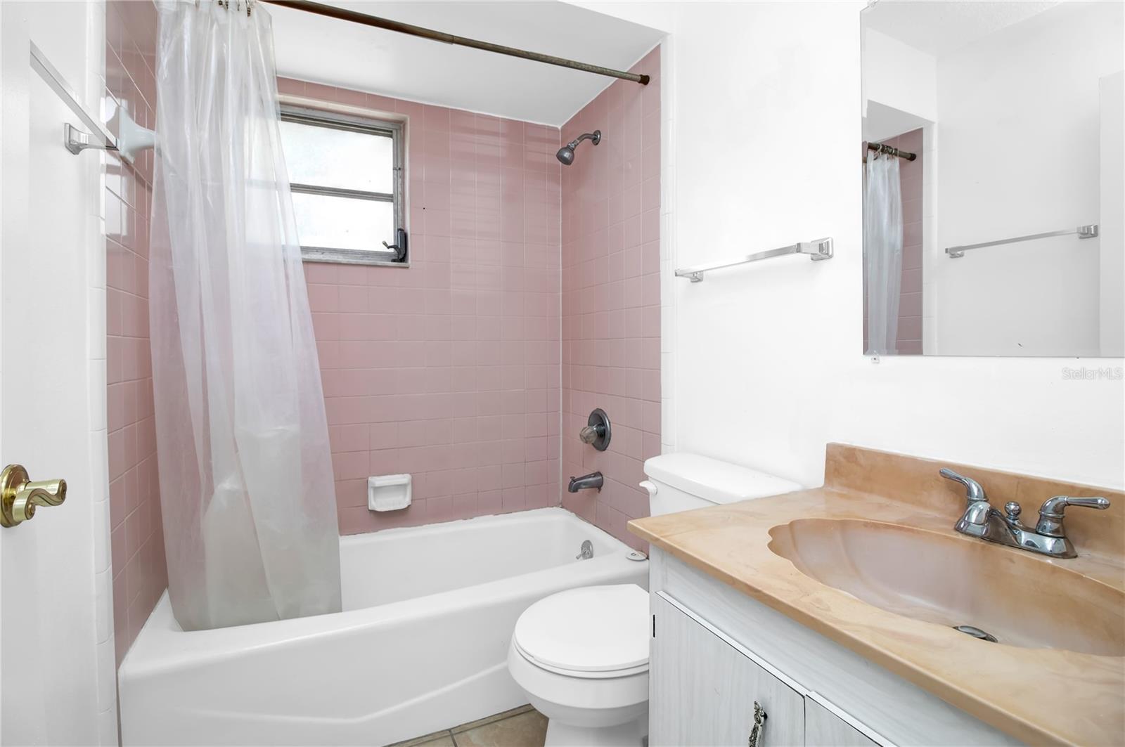 27503 N TWIN LAKES DR