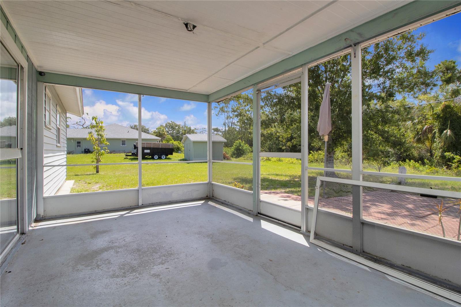 27503 N TWIN LAKES DR