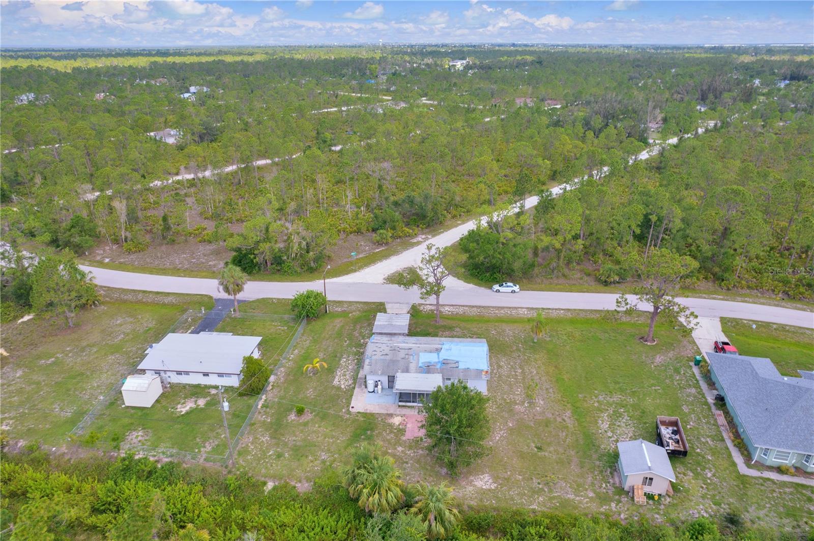 27503 N TWIN LAKES DR