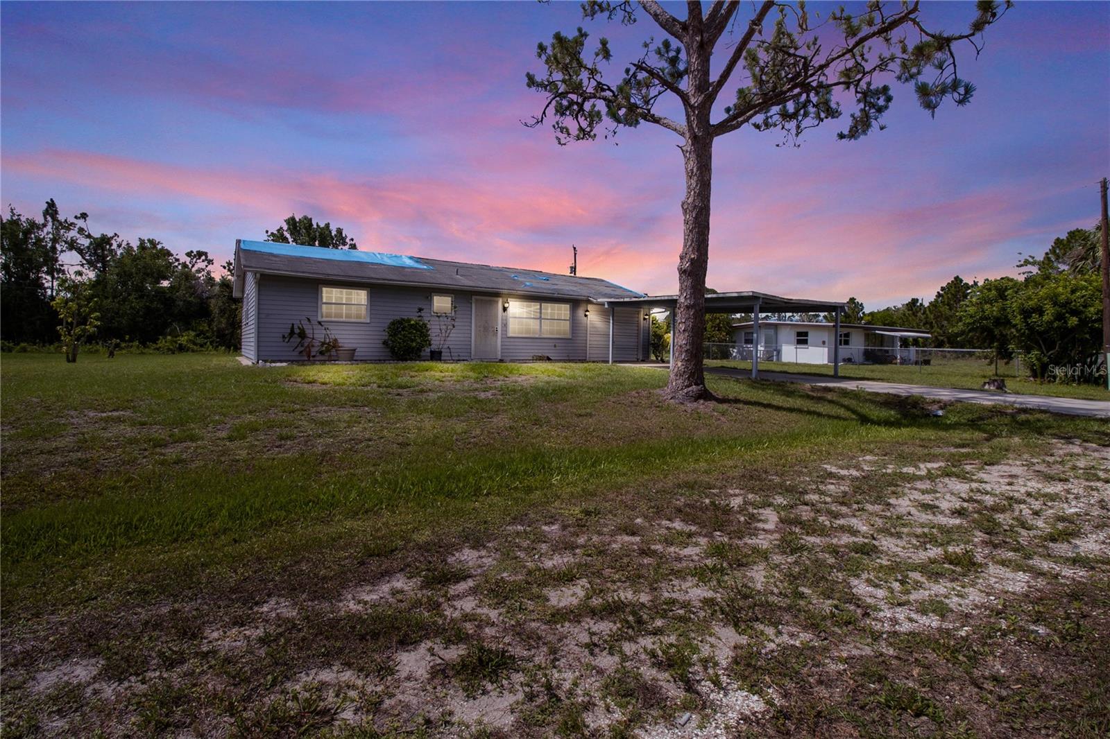 27503 N TWIN LAKES DR