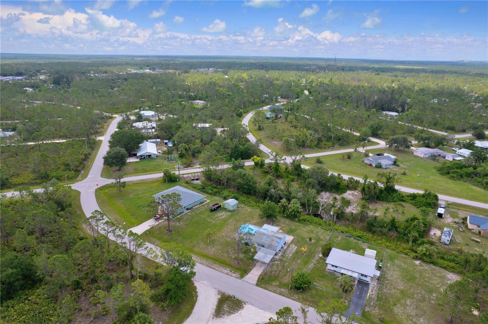 27503 N TWIN LAKES DR