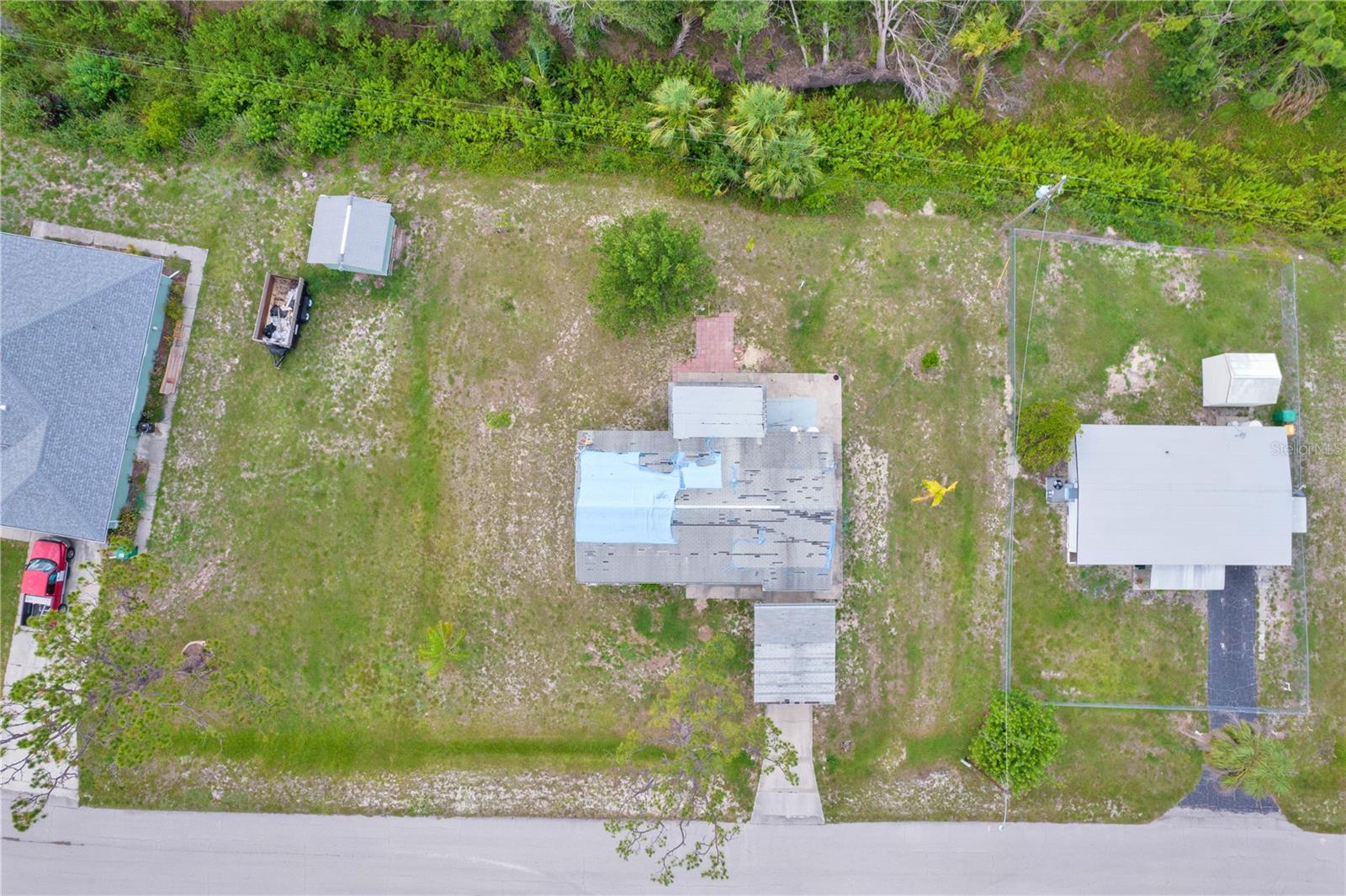 27503 N TWIN LAKES DR