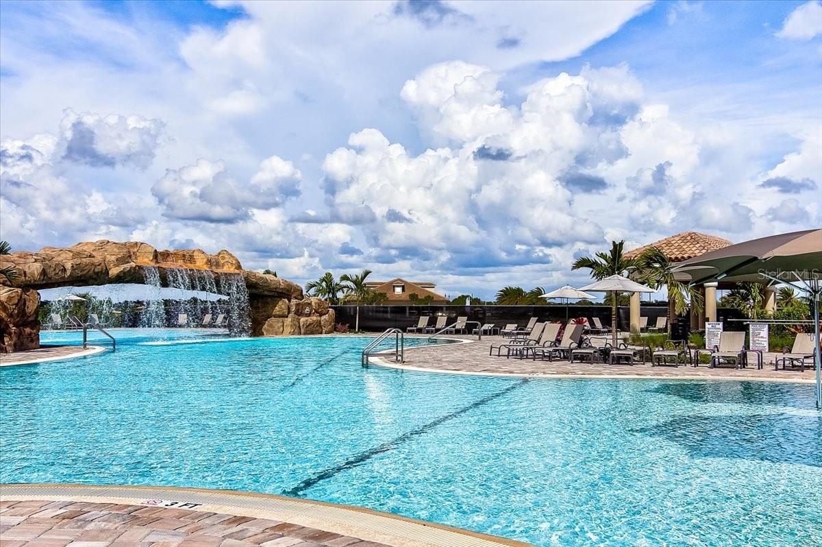 5694 PALMER CIR #101