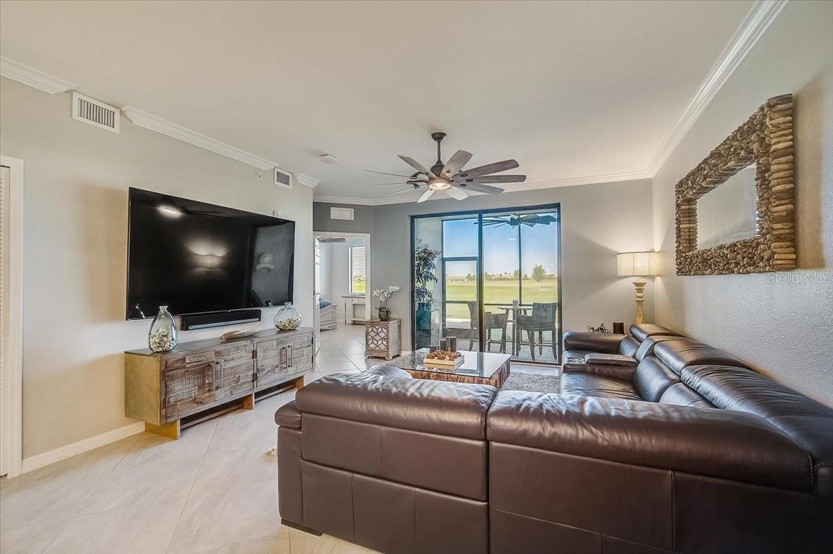 5694 PALMER CIR #101