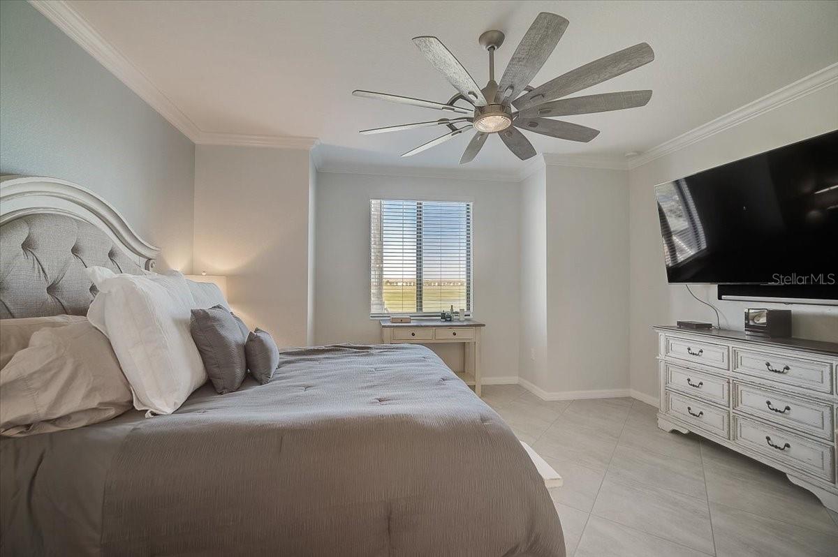 5694 PALMER CIR #101