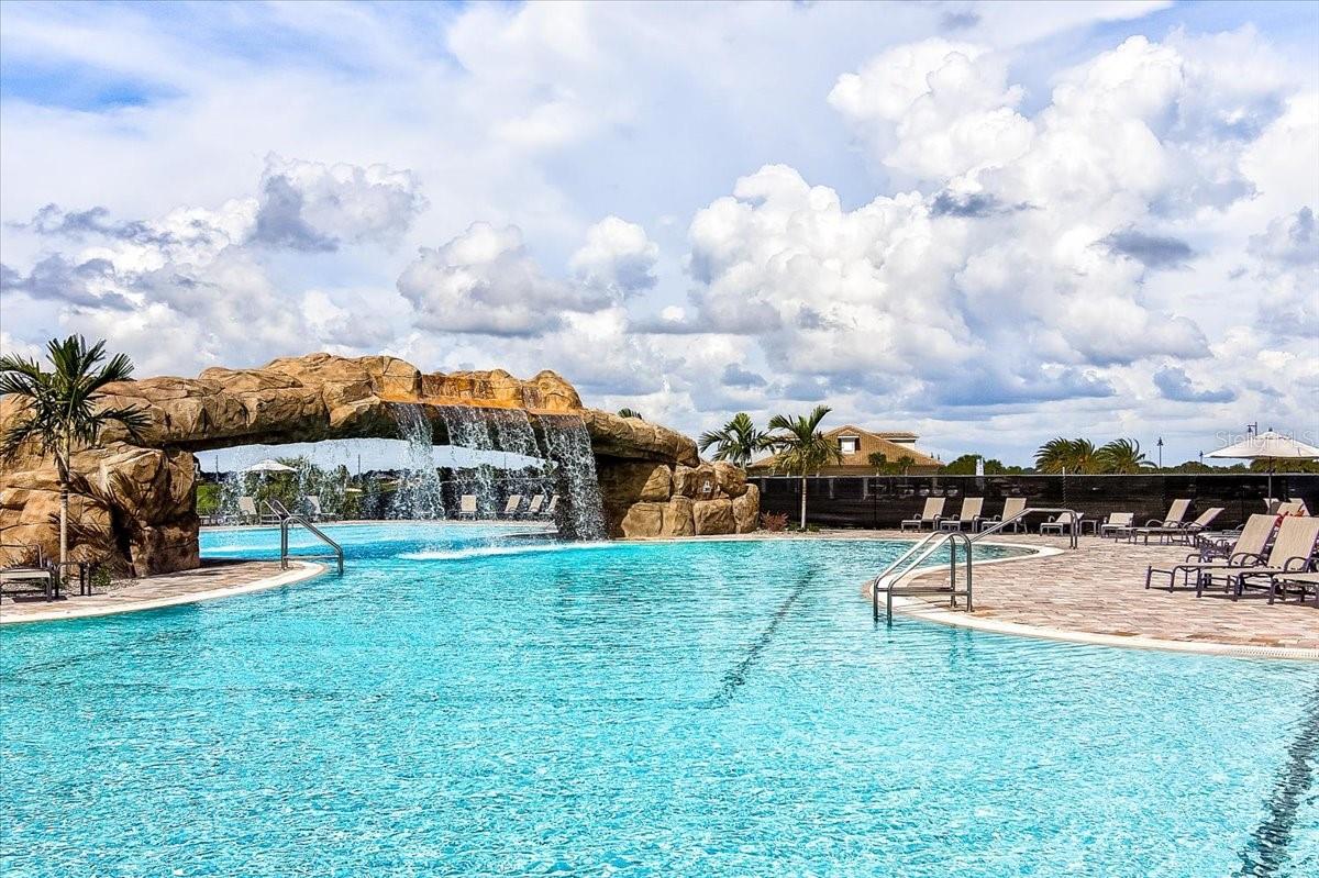 5694 PALMER CIR #101