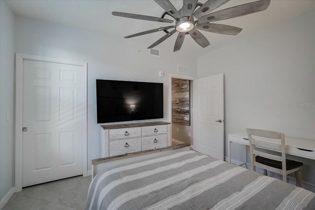 5694 PALMER CIR #101